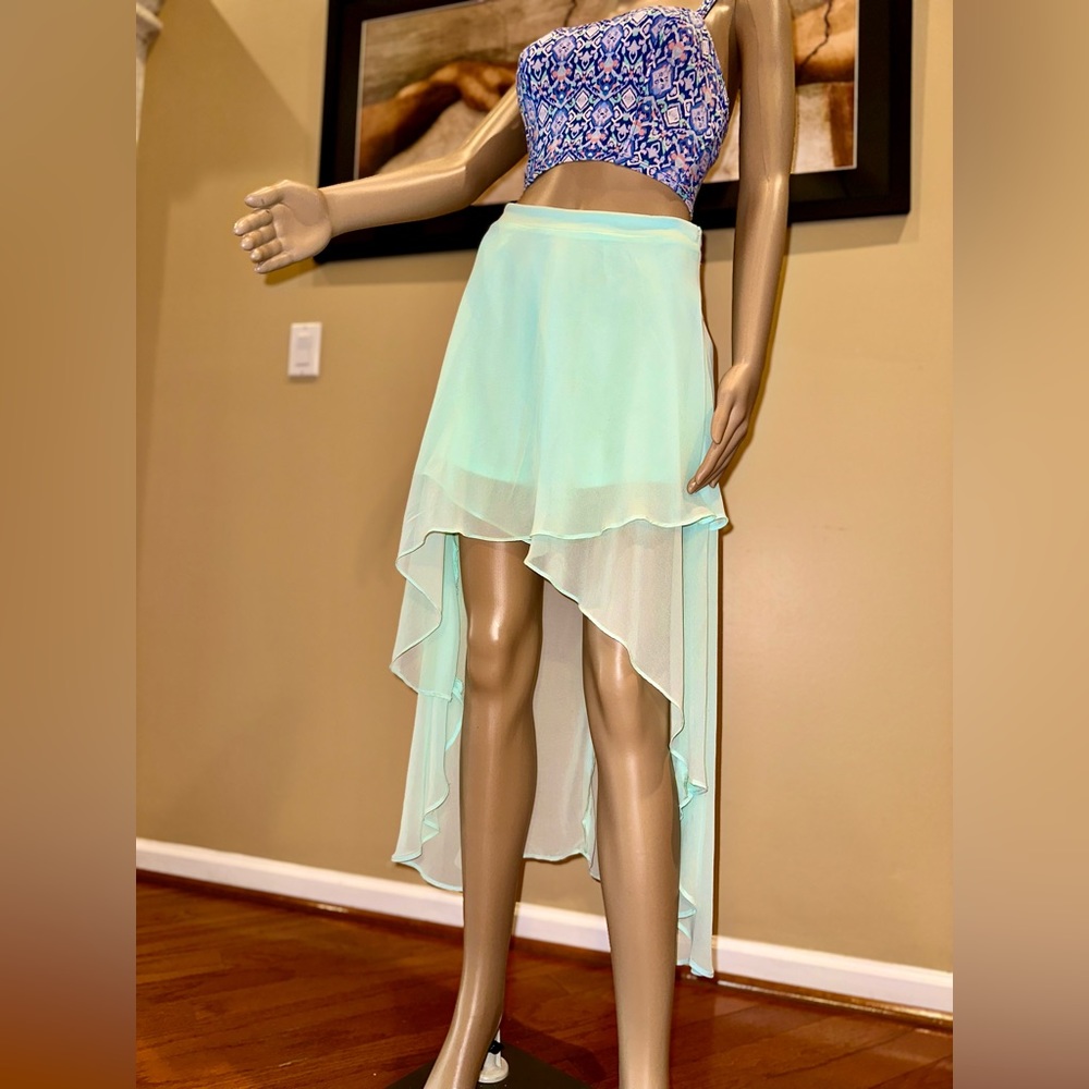 Sea foam, high/low skirt